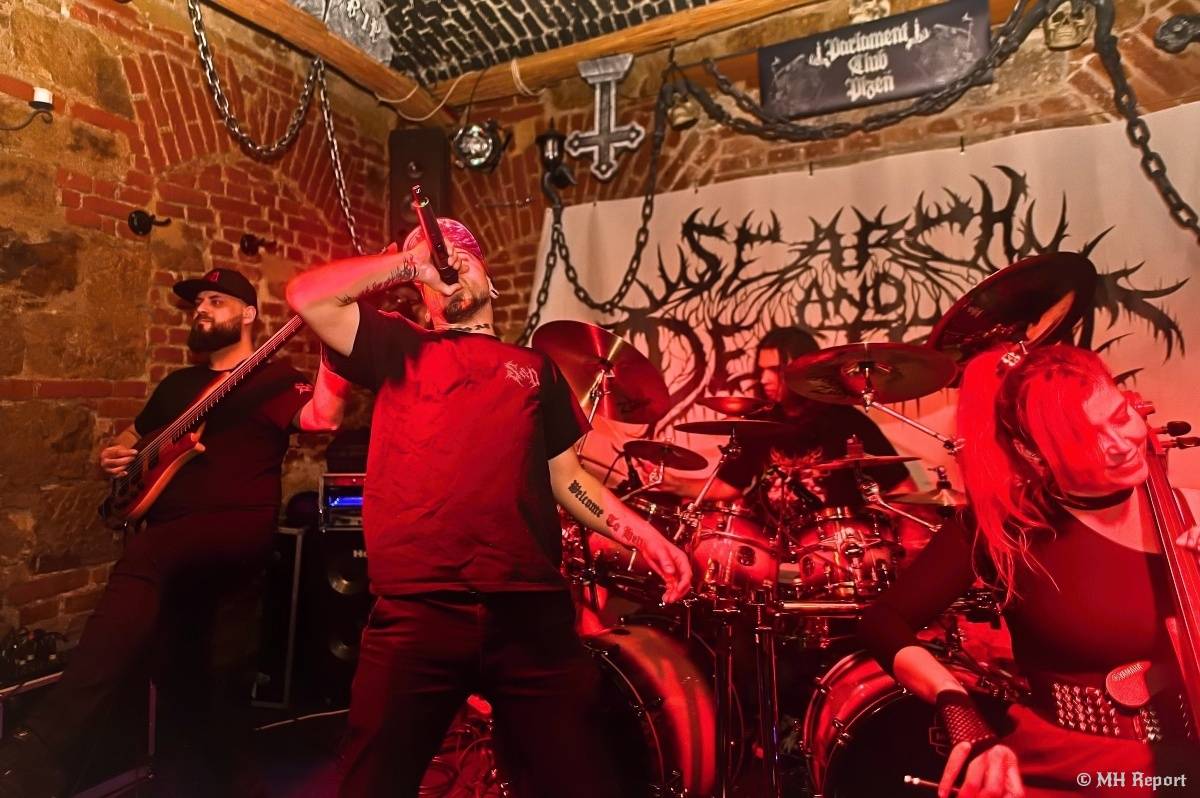 Search & Destroy ovládli Parlament Club. Koncert měl i narozeninový náboj