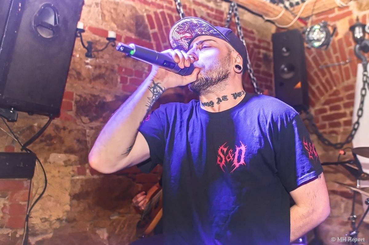 Search & Destroy ovládli Parlament Club. Koncert měl i narozeninový náboj