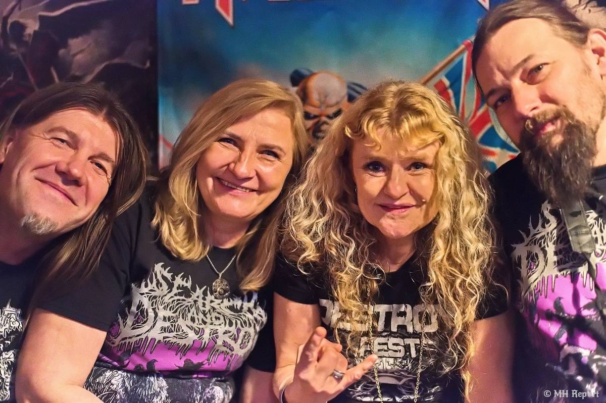 Search & Destroy ovládli Parlament Club. Koncert měl i narozeninový náboj