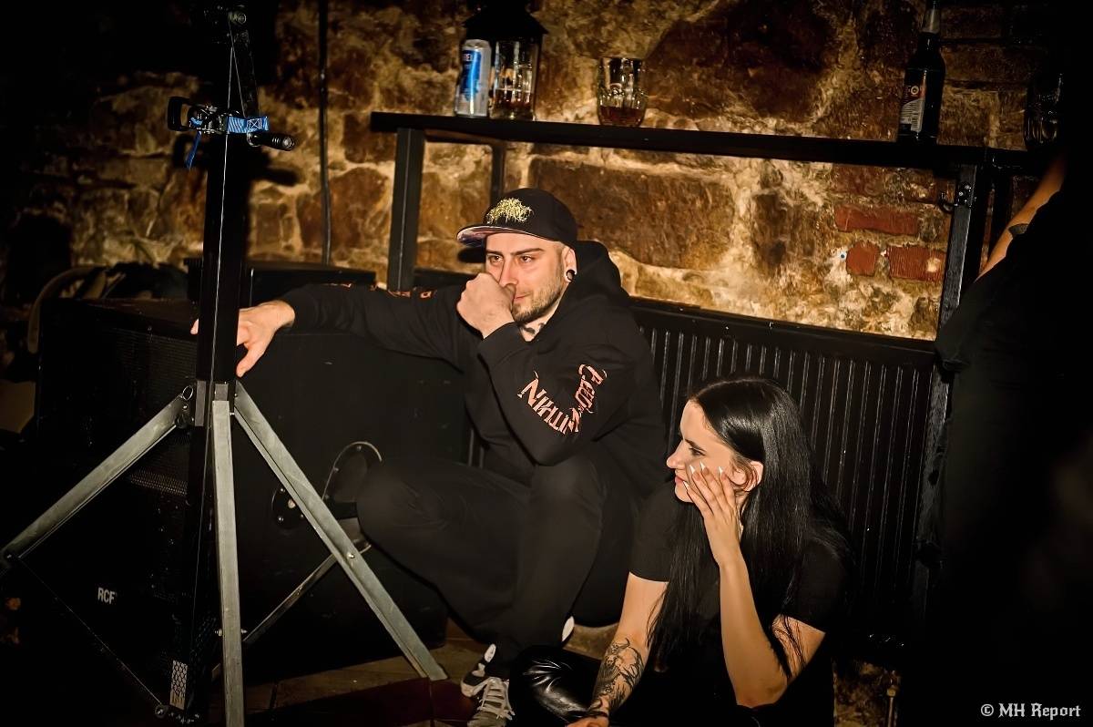 Search & Destroy ovládli Parlament Club. Koncert měl i narozeninový náboj