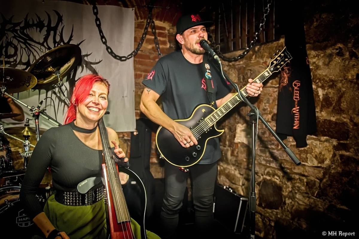 Search & Destroy ovládli Parlament Club. Koncert měl i narozeninový náboj