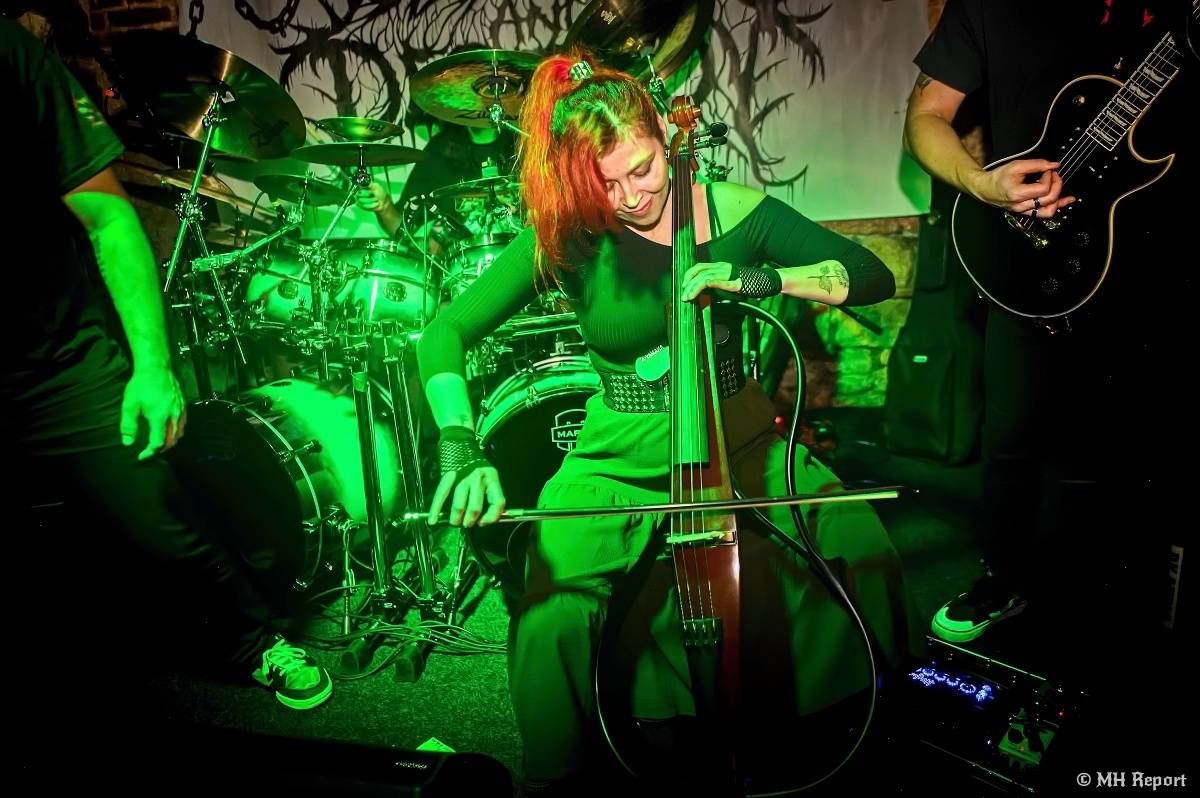 Search & Destroy ovládli Parlament Club. Koncert měl i narozeninový náboj