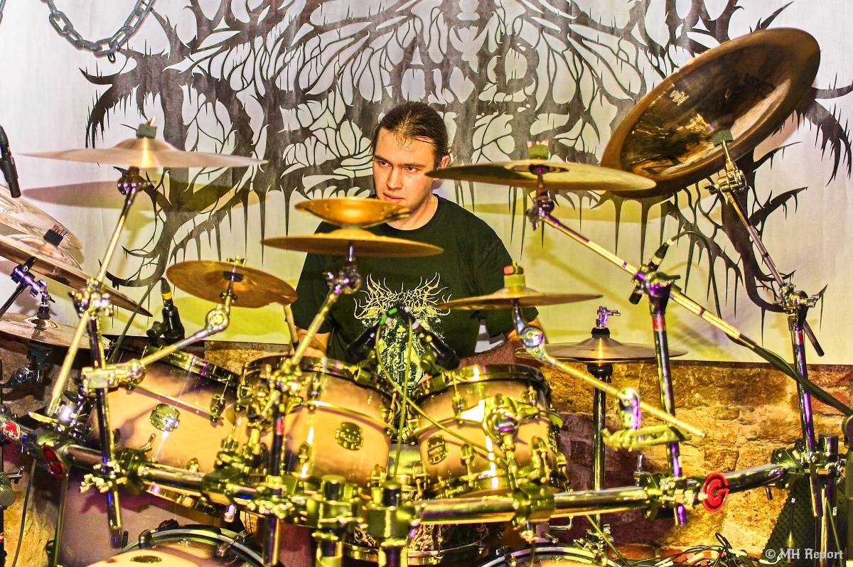 Search & Destroy ovládli Parlament Club. Koncert měl i narozeninový náboj