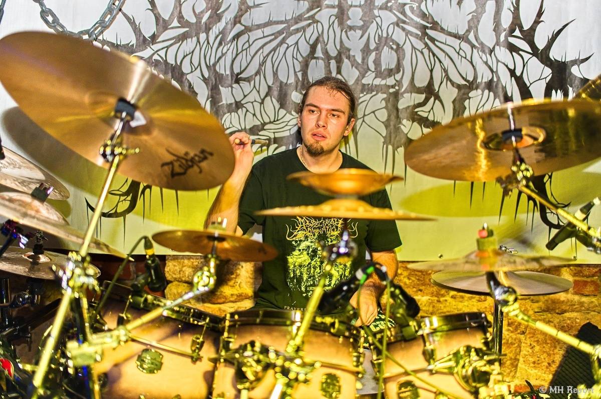 Search & Destroy ovládli Parlament Club. Koncert měl i narozeninový náboj