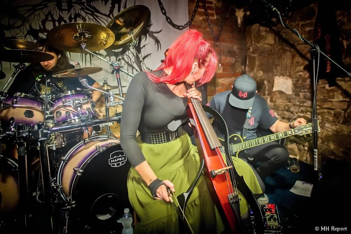 Search & Destroy ovládli Parlament Club. Koncert měl i narozeninový náboj