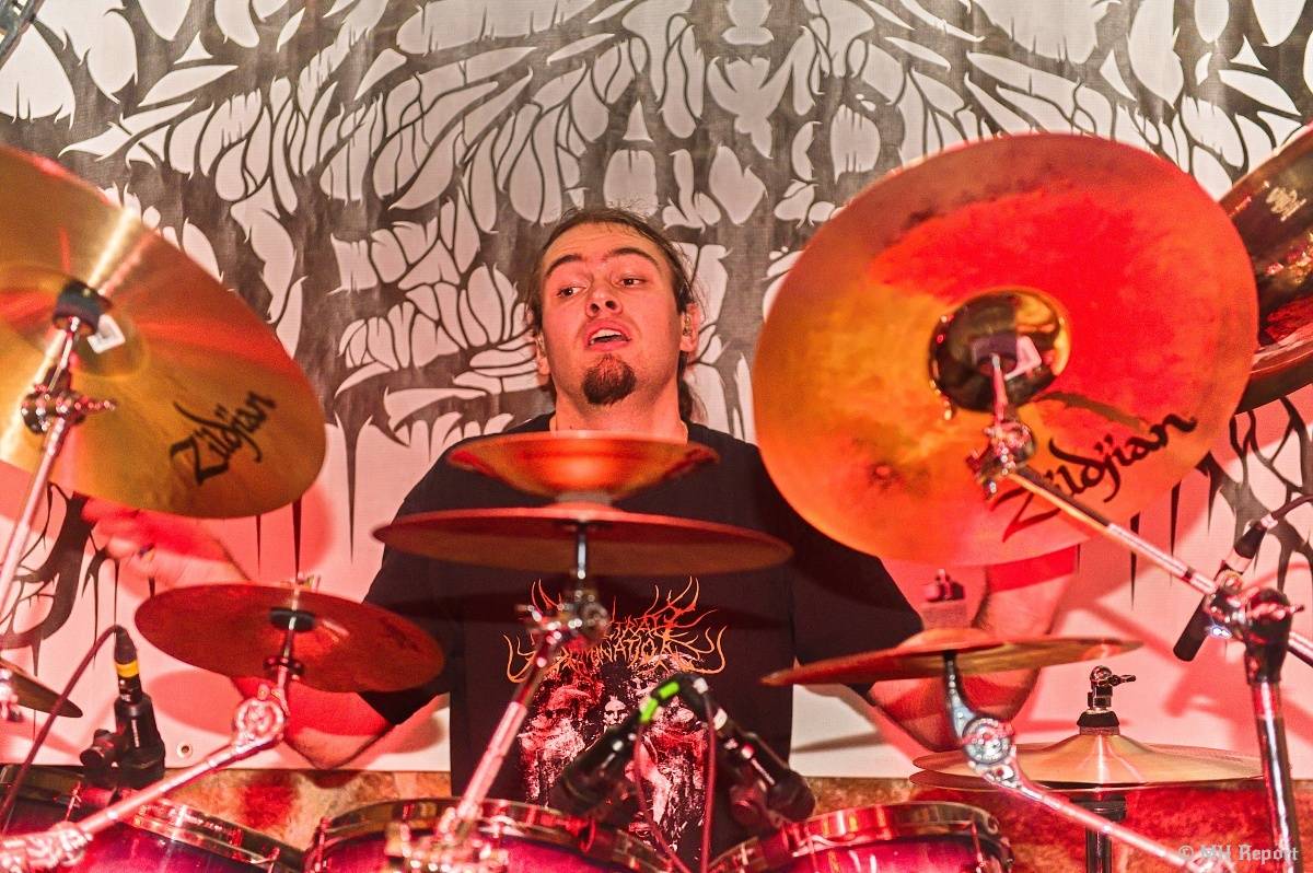 Search & Destroy ovládli Parlament Club. Koncert měl i narozeninový náboj