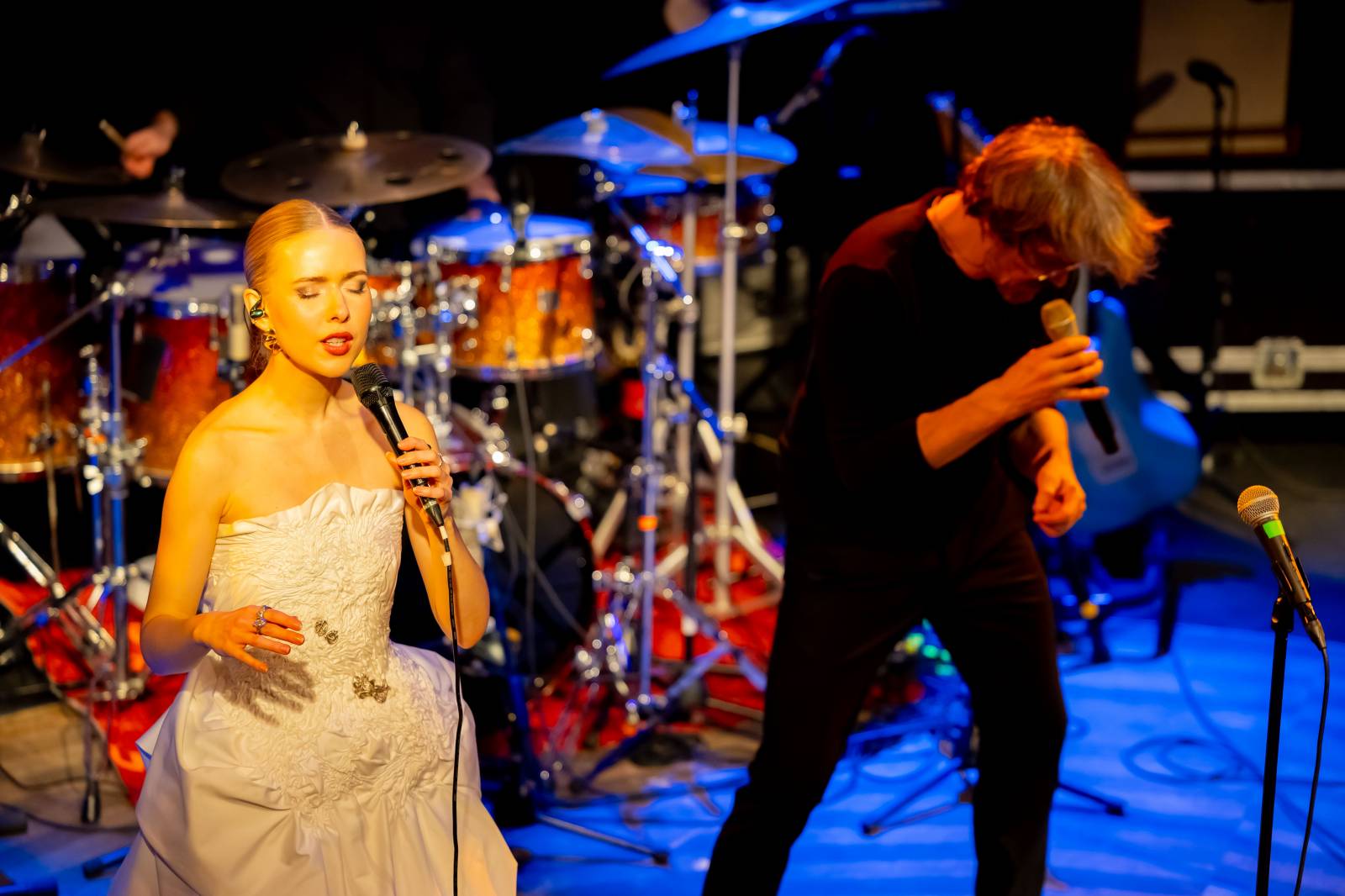 Dan Bárta vystoupil s Illustratosphere v Lucerna Music Baru, doprovodilo ho duo Lash & Grey