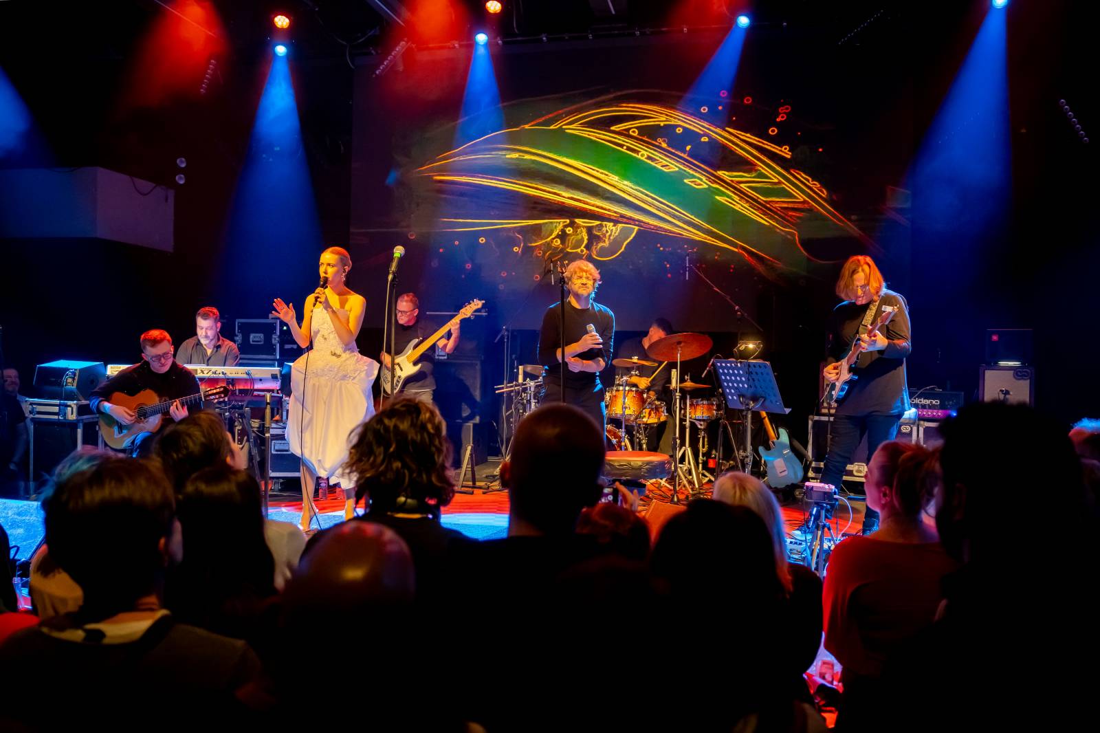 Dan Bárta vystoupil s Illustratosphere v Lucerna Music Baru, doprovodilo ho duo Lash & Grey