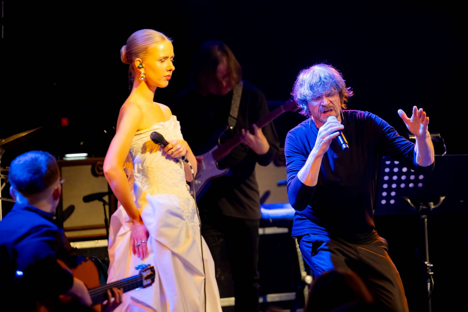 Dan Bárta vystoupil s Illustratosphere v Lucerna Music Baru, doprovodilo ho duo Lash & Grey