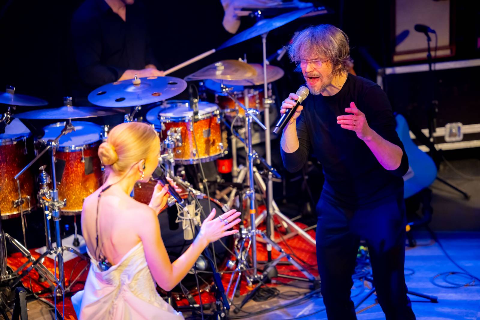 Dan Bárta vystoupil s Illustratosphere v Lucerna Music Baru, doprovodilo ho duo Lash & Grey