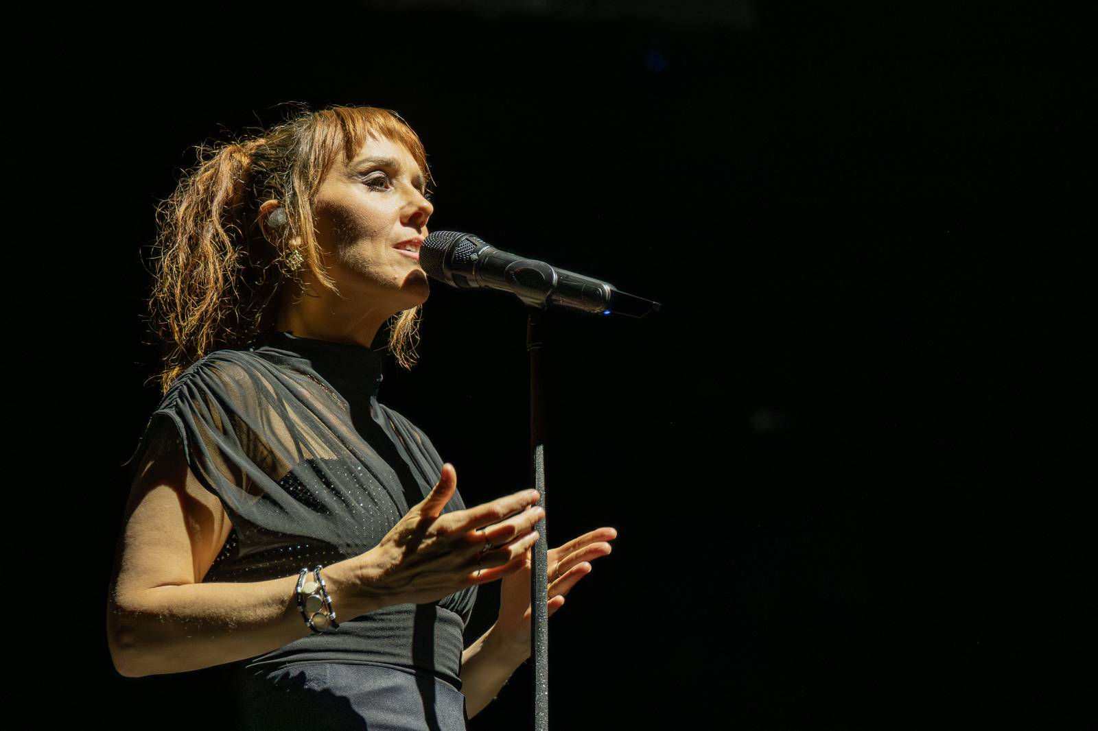 ZAZ dokázala, že hudba nezná hranice. V O2 universu rozdávala radost