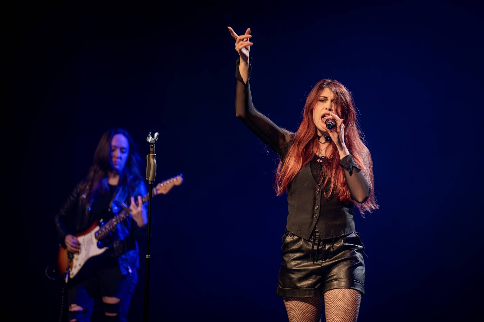 Divadlo Hybernia rozezněly písně Deep Purple. V ženském podání je zazpíval tribute band Strange Kind of Women