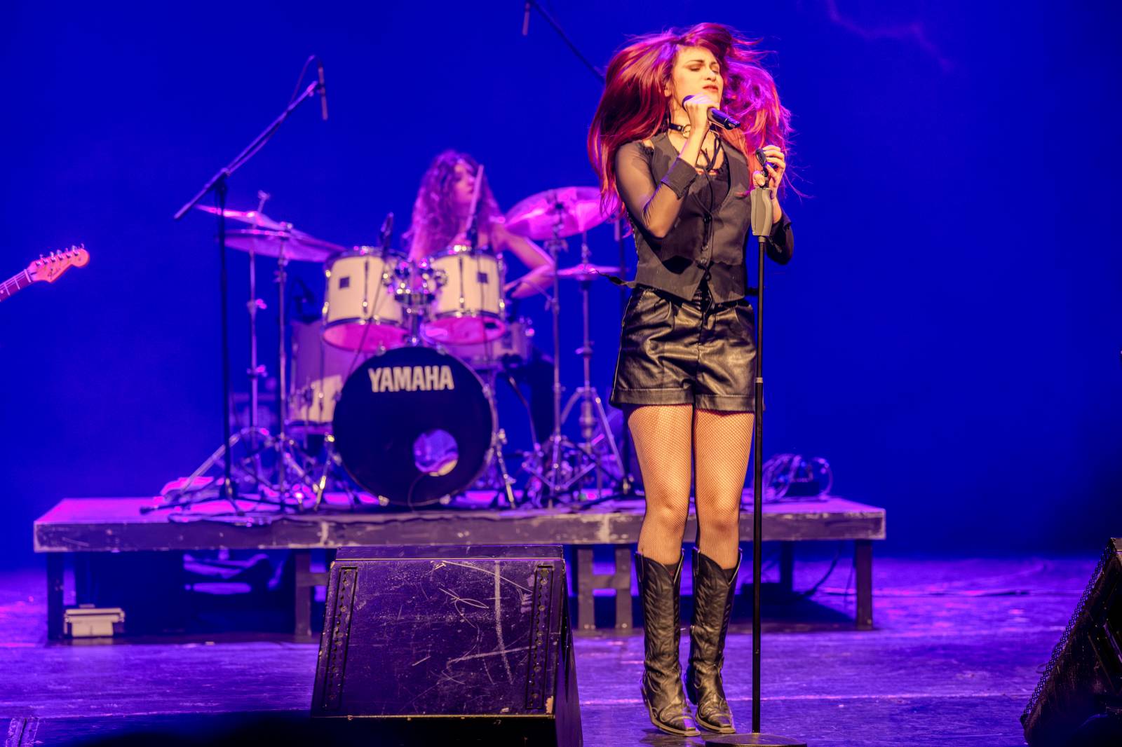 Divadlo Hybernia rozezněly písně Deep Purple. V ženském podání je zazpíval tribute band Strange Kind of Women