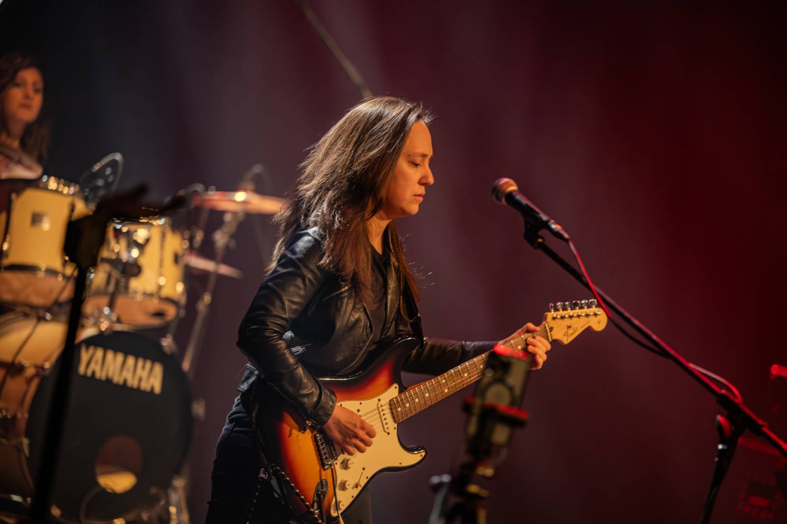 Divadlo Hybernia rozezněly písně Deep Purple. V ženském podání je zazpíval tribute band Strange Kind of Women