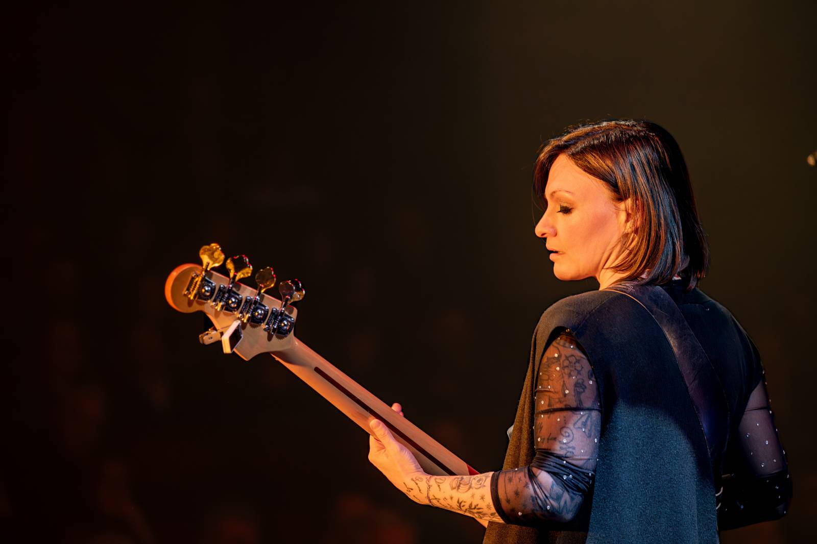 Divadlo Hybernia rozezněly písně Deep Purple. V ženském podání je zazpíval tribute band Strange Kind of Women