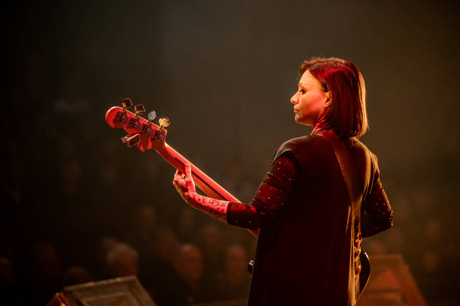 Divadlo Hybernia rozezněly písně Deep Purple. V ženském podání je zazpíval tribute band Strange Kind of Women