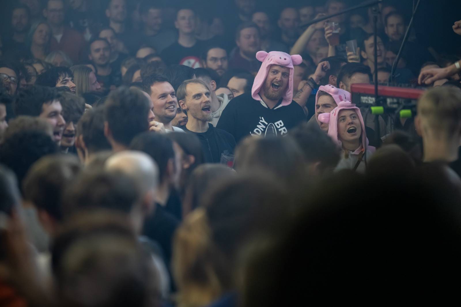 Elektrïck Mann rozparádil vyprodaný Lucerna Music Bar. Dámy ukazovaly vnady, pánové chlouby