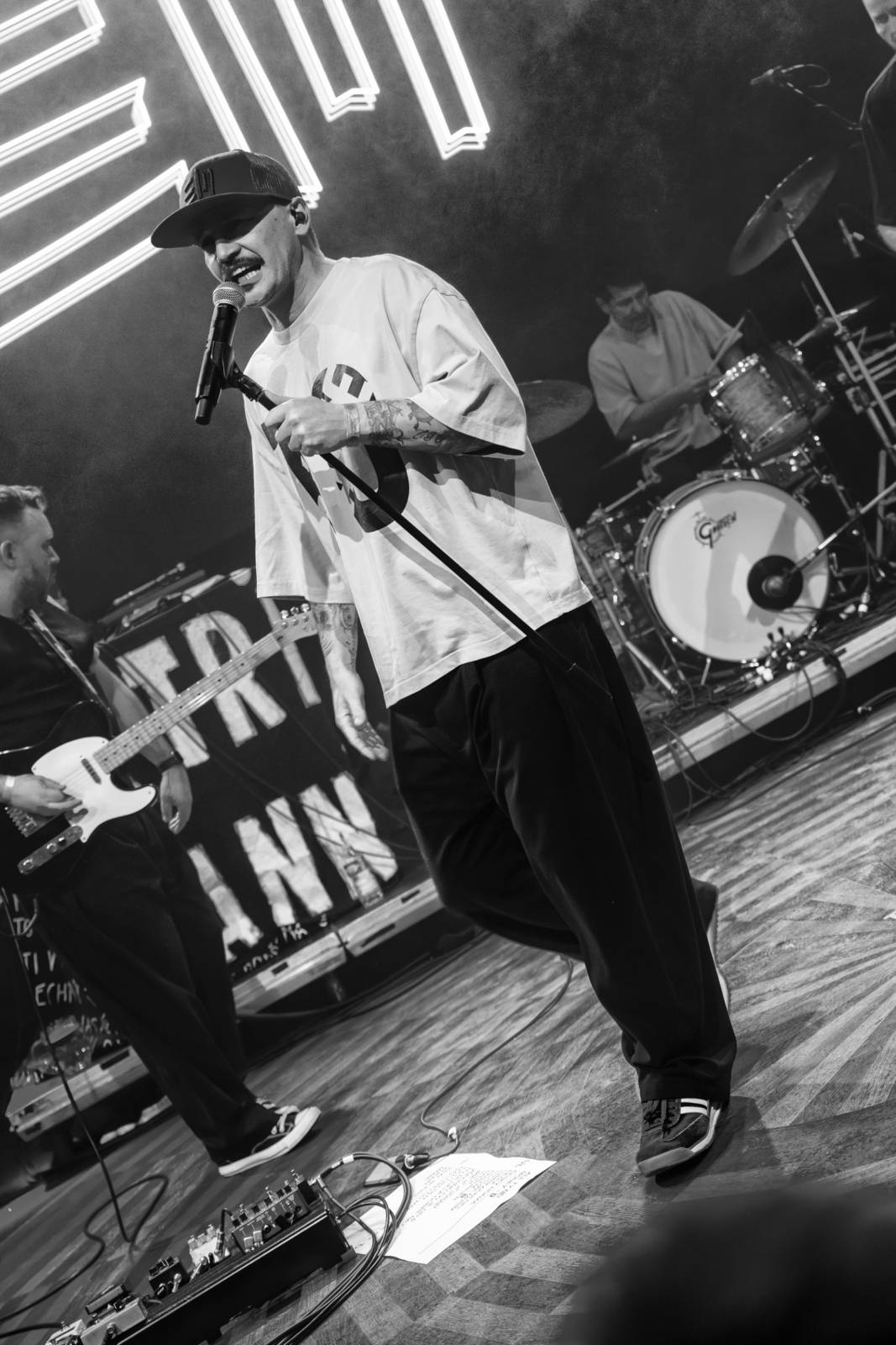 Elektrïck Mann rozparádil vyprodaný Lucerna Music Bar. Dámy ukazovaly vnady, pánové chlouby