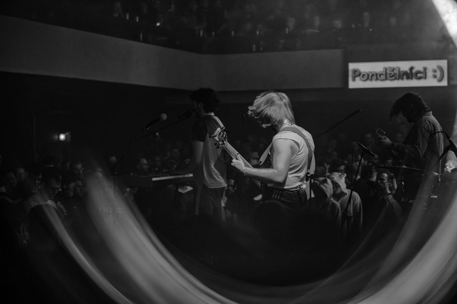 Elektrïck Mann rozparádil vyprodaný Lucerna Music Bar. Dámy ukazovaly vnady, pánové chlouby