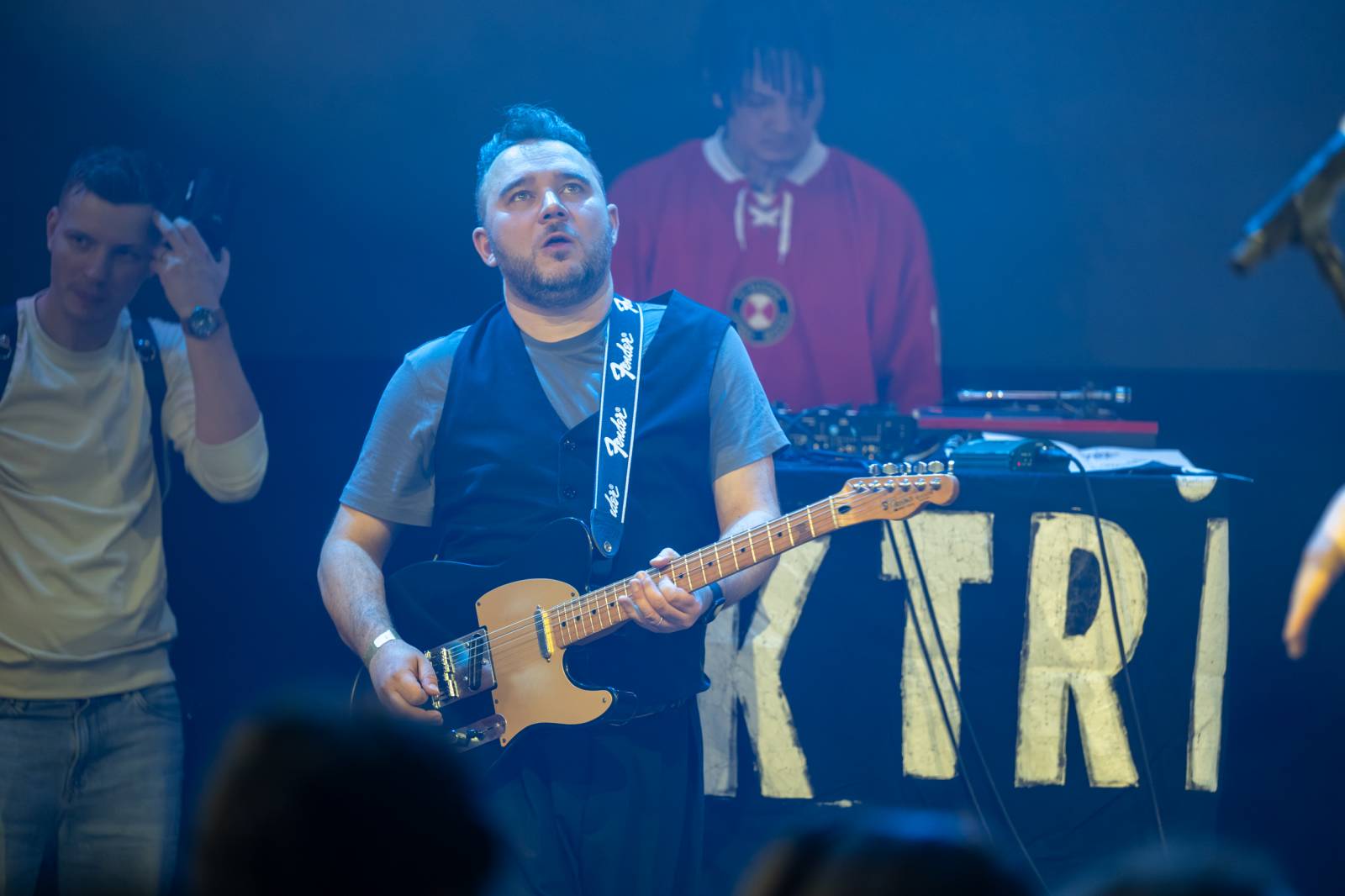 Elektrïck Mann rozparádil vyprodaný Lucerna Music Bar. Dámy ukazovaly vnady, pánové chlouby