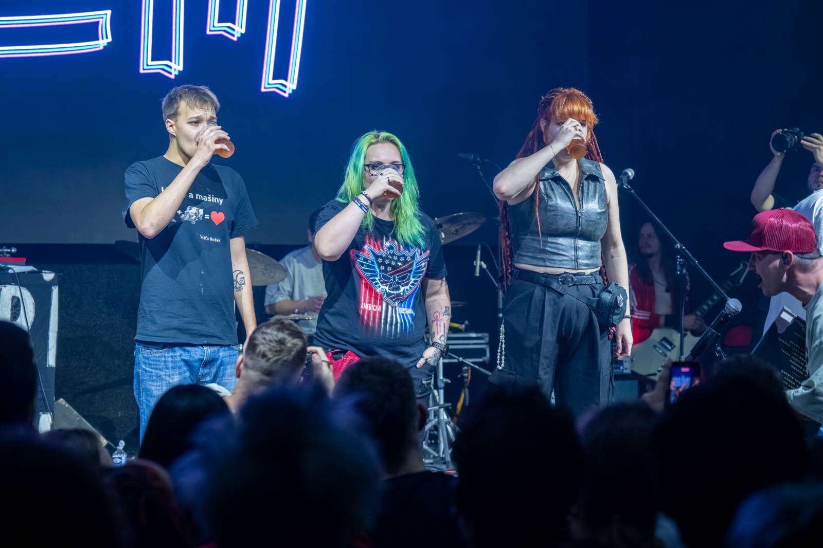 Elektrïck Mann rozparádil vyprodaný Lucerna Music Bar. Dámy ukazovaly vnady, pánové chlouby