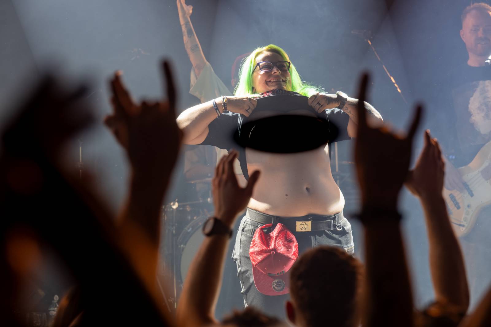 Elektrïck Mann rozparádil vyprodaný Lucerna Music Bar. Dámy ukazovaly vnady, pánové chlouby