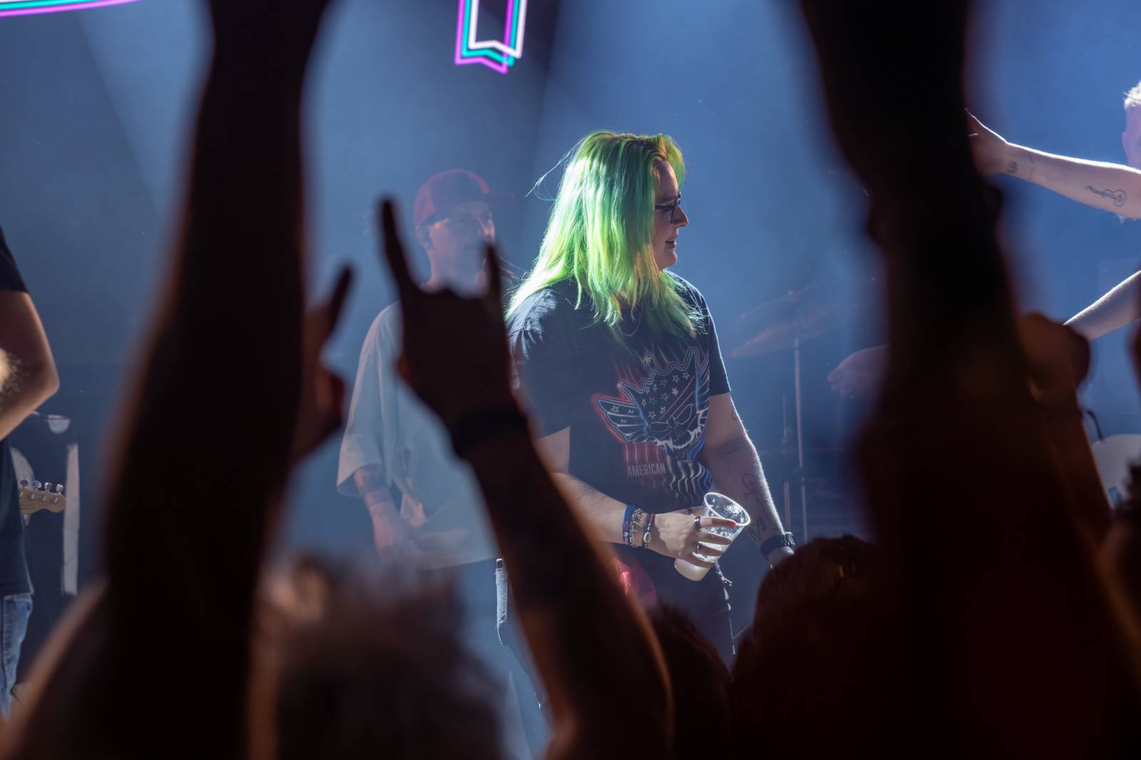 Elektrïck Mann rozparádil vyprodaný Lucerna Music Bar. Dámy ukazovaly vnady, pánové chlouby