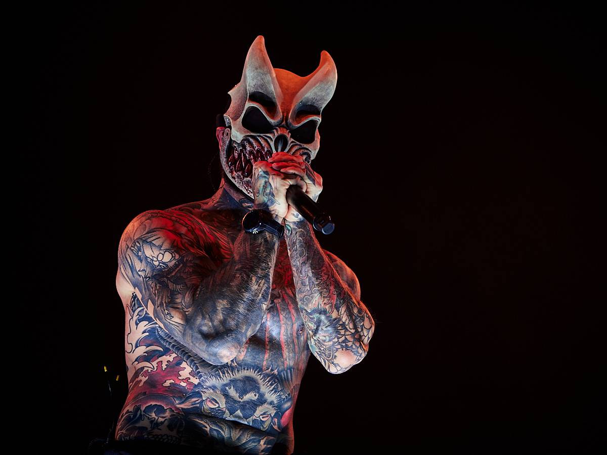 Rozzlobení grizzlyové Slaughter to Prevail s hosty Suicide Silence a Dying Fetus odpálili ohnivou show ve Foru Karlín