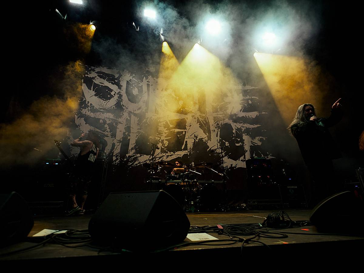 Rozzlobení grizzlyové Slaughter to Prevail s hosty Suicide Silence a Dying Fetus odpálili ohnivou show ve Foru Karlín