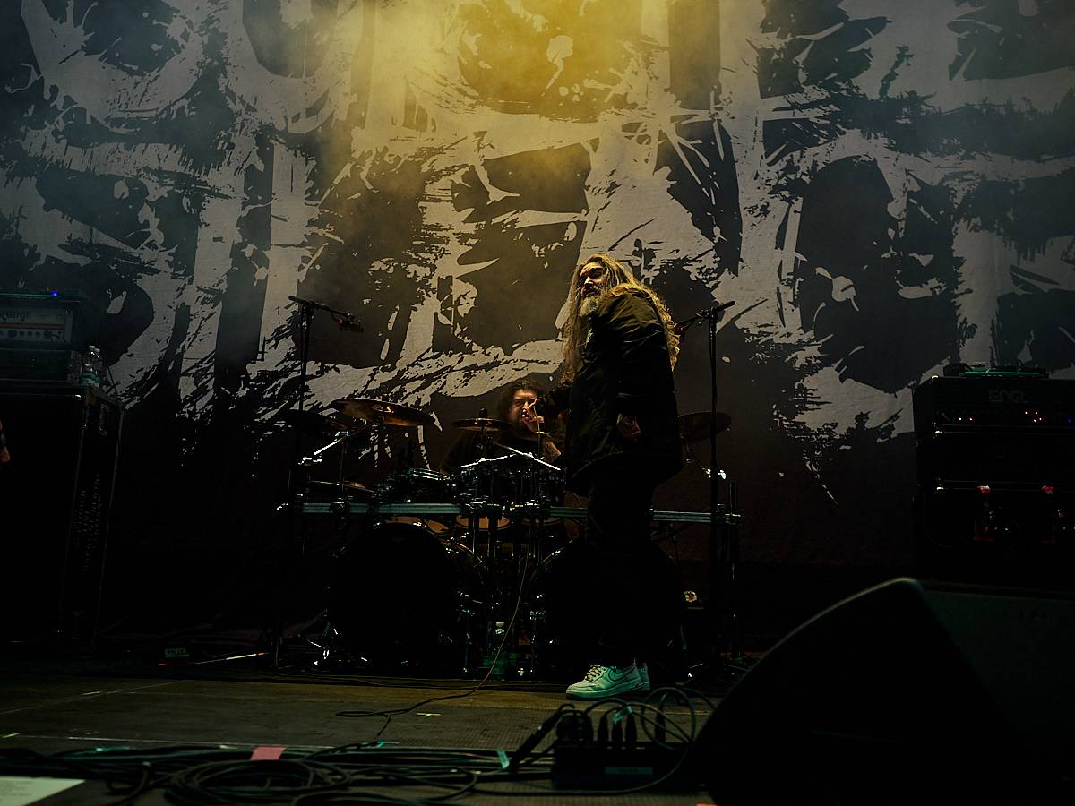 Rozzlobení grizzlyové Slaughter to Prevail s hosty Suicide Silence a Dying Fetus odpálili ohnivou show ve Foru Karlín