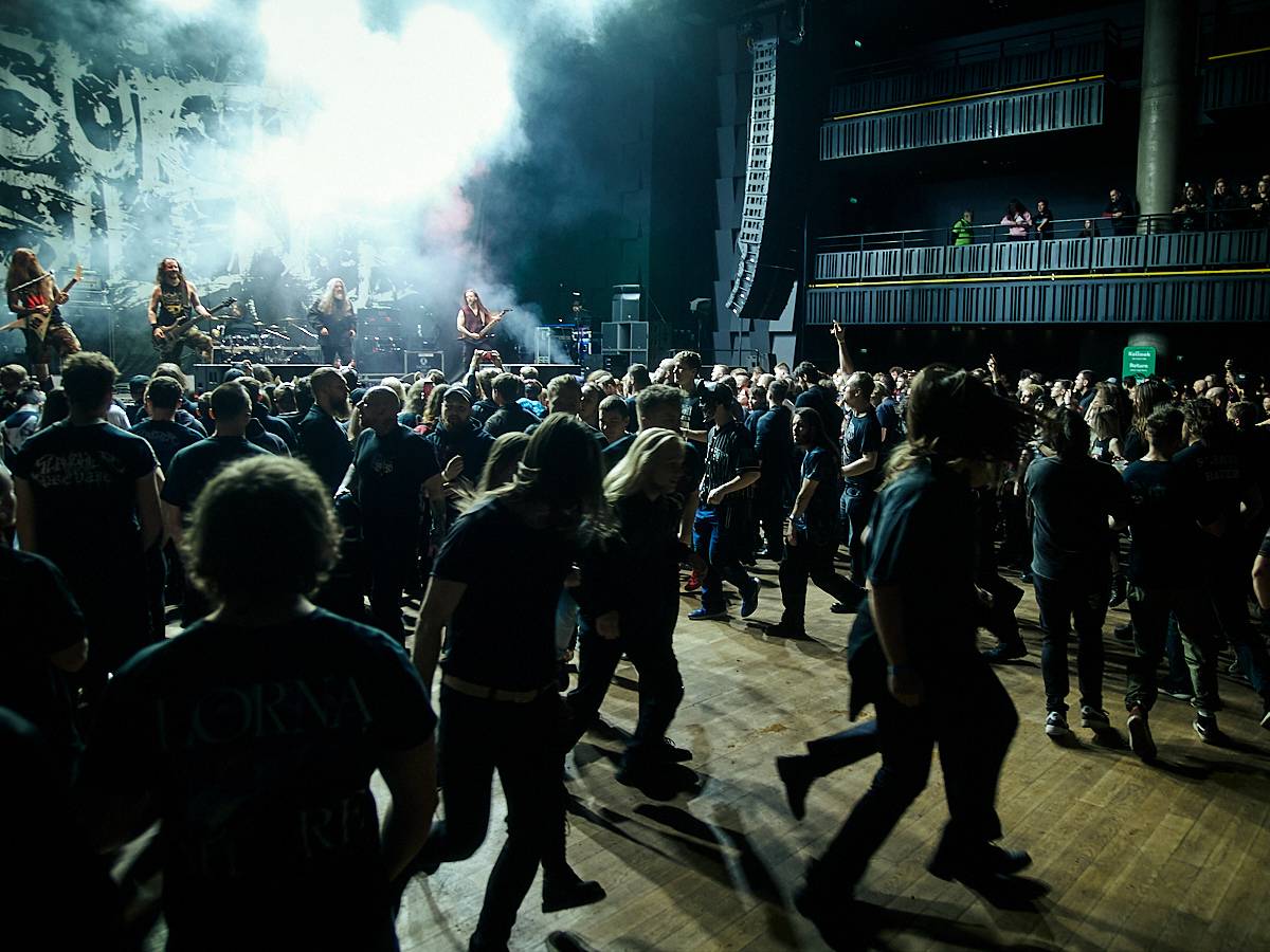 Rozzlobení grizzlyové Slaughter to Prevail s hosty Suicide Silence a Dying Fetus odpálili ohnivou show ve Foru Karlín