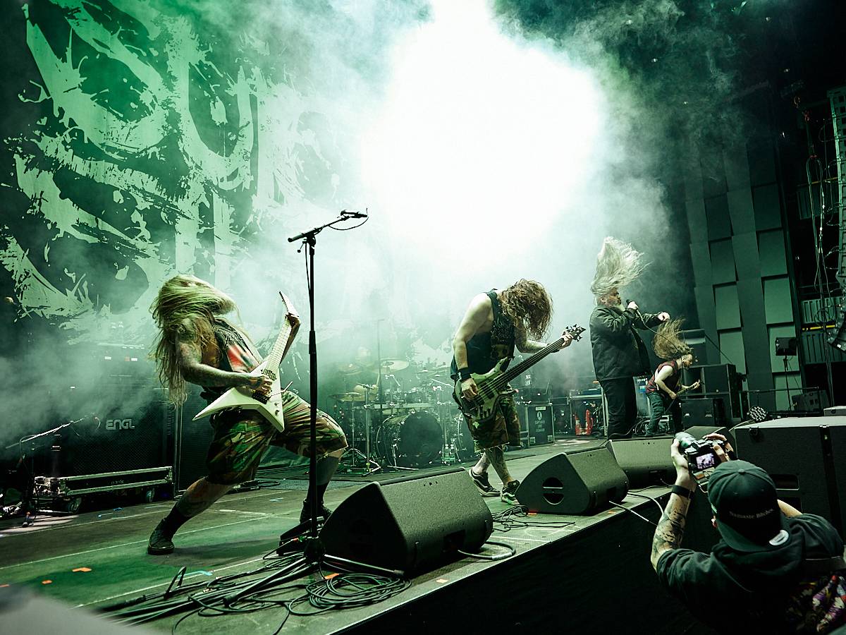 Rozzlobení grizzlyové Slaughter to Prevail s hosty Suicide Silence a Dying Fetus odpálili ohnivou show ve Foru Karlín