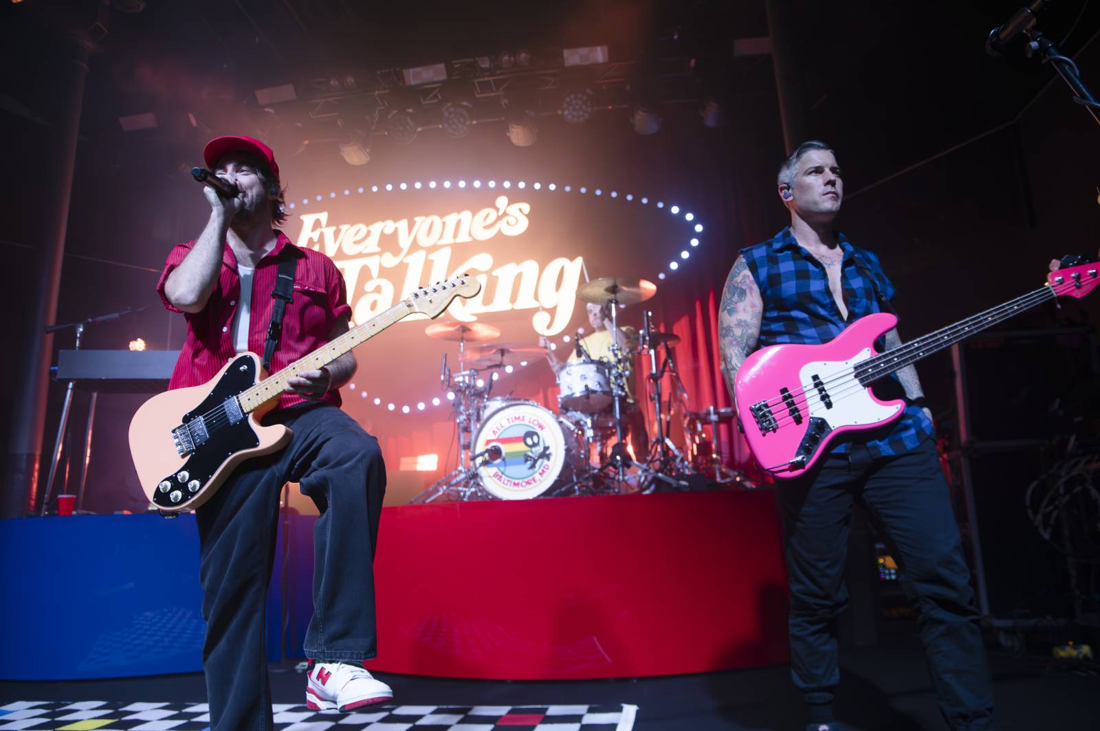 All Time Low se vrátili do Prahy. Přivezli s sebou nové album Everyone's Talking