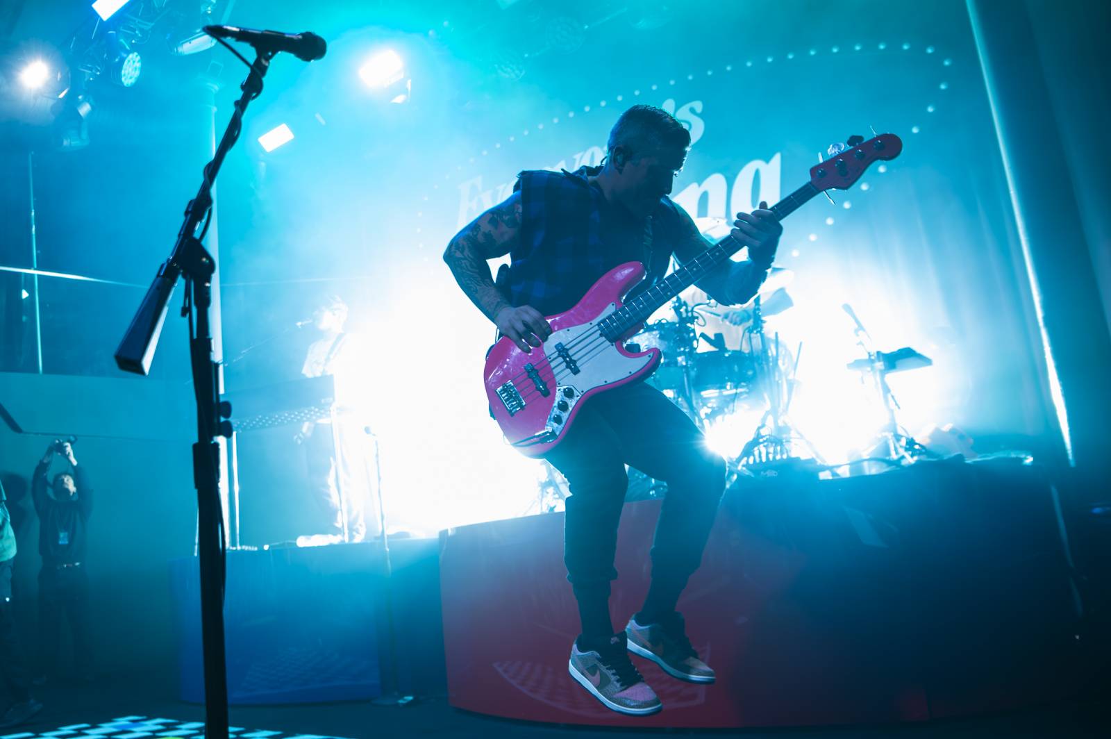 All Time Low se vrátili do Prahy. Přivezli s sebou nové album Everyone's Talking