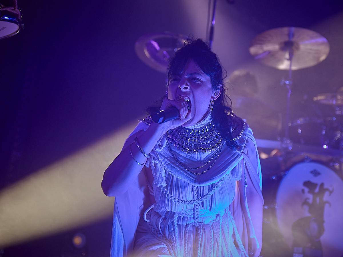 Opera? Balkán? Grindcorové blastbeaty? Igorrr v Roxy v Praze bořil hranice žánrů