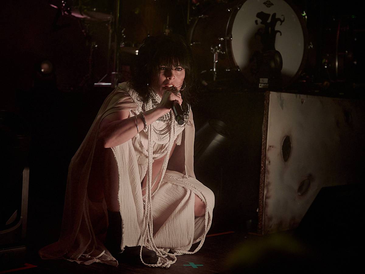 Opera? Balkán? Grindcorové blastbeaty? Igorrr v Roxy v Praze bořil hranice žánrů