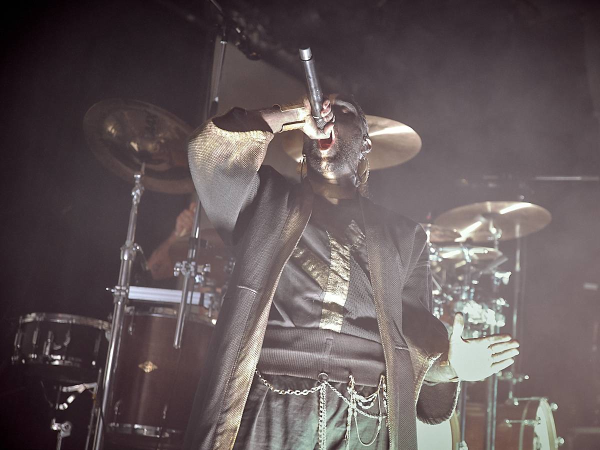 Opera? Balkán? Grindcorové blastbeaty? Igorrr v Roxy v Praze bořil hranice žánrů