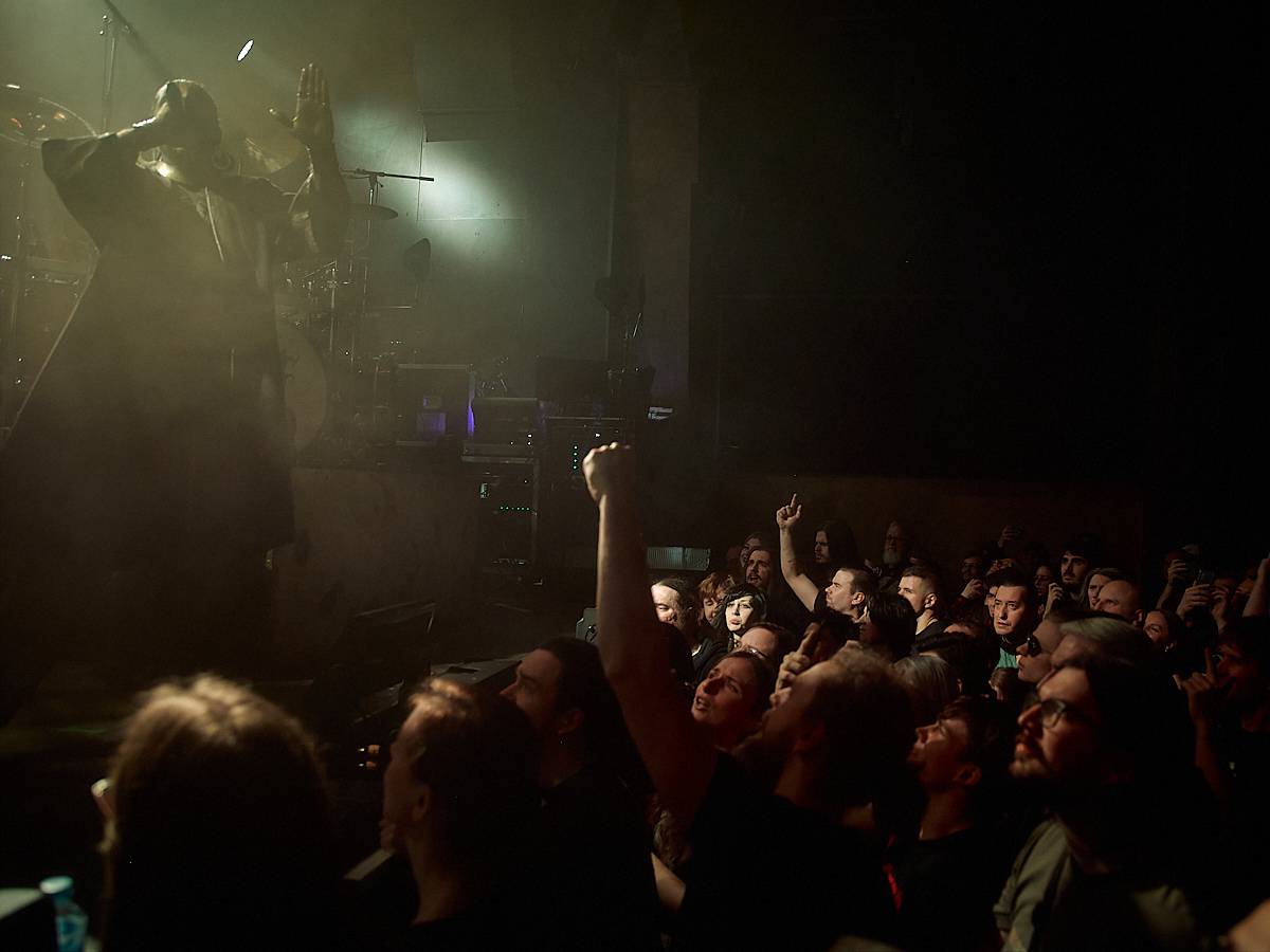 Opera? Balkán? Grindcorové blastbeaty? Igorrr v Roxy v Praze bořil hranice žánrů