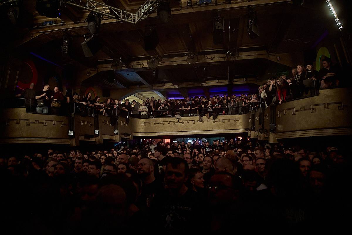 Opera? Balkán? Grindcorové blastbeaty? Igorrr v Roxy v Praze bořil hranice žánrů