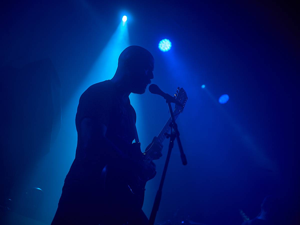 Opera? Balkán? Grindcorové blastbeaty? Igorrr v Roxy v Praze bořil hranice žánrů