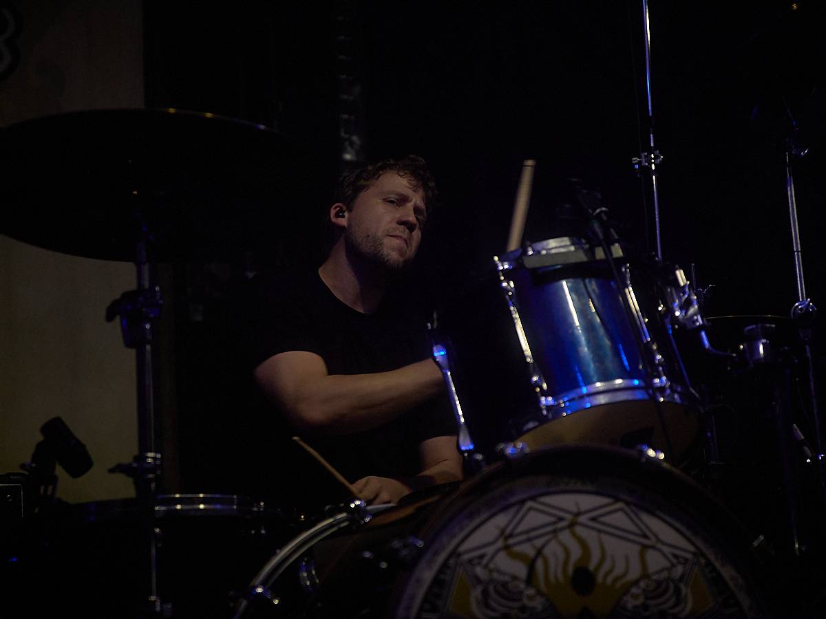 Opera? Balkán? Grindcorové blastbeaty? Igorrr v Roxy v Praze bořil hranice žánrů