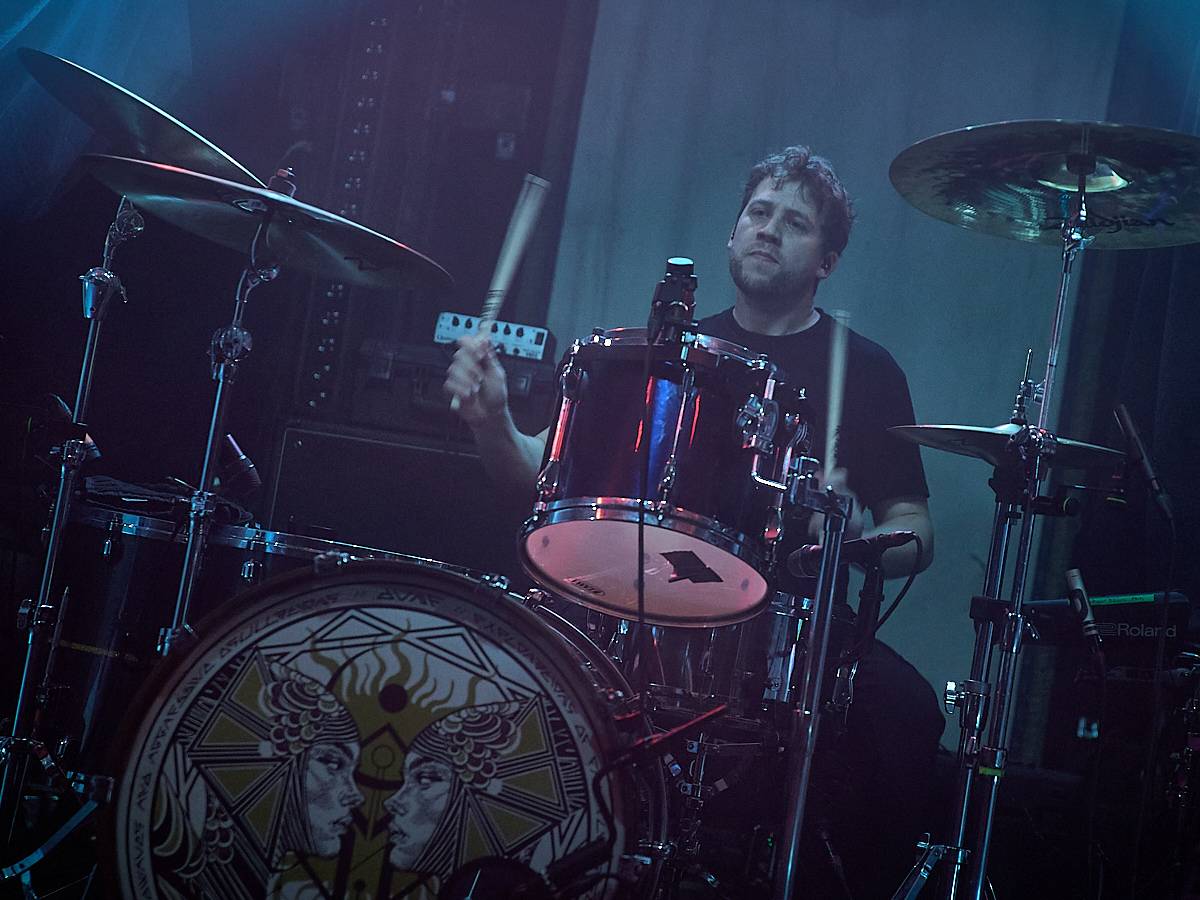 Opera? Balkán? Grindcorové blastbeaty? Igorrr v Roxy v Praze bořil hranice žánrů