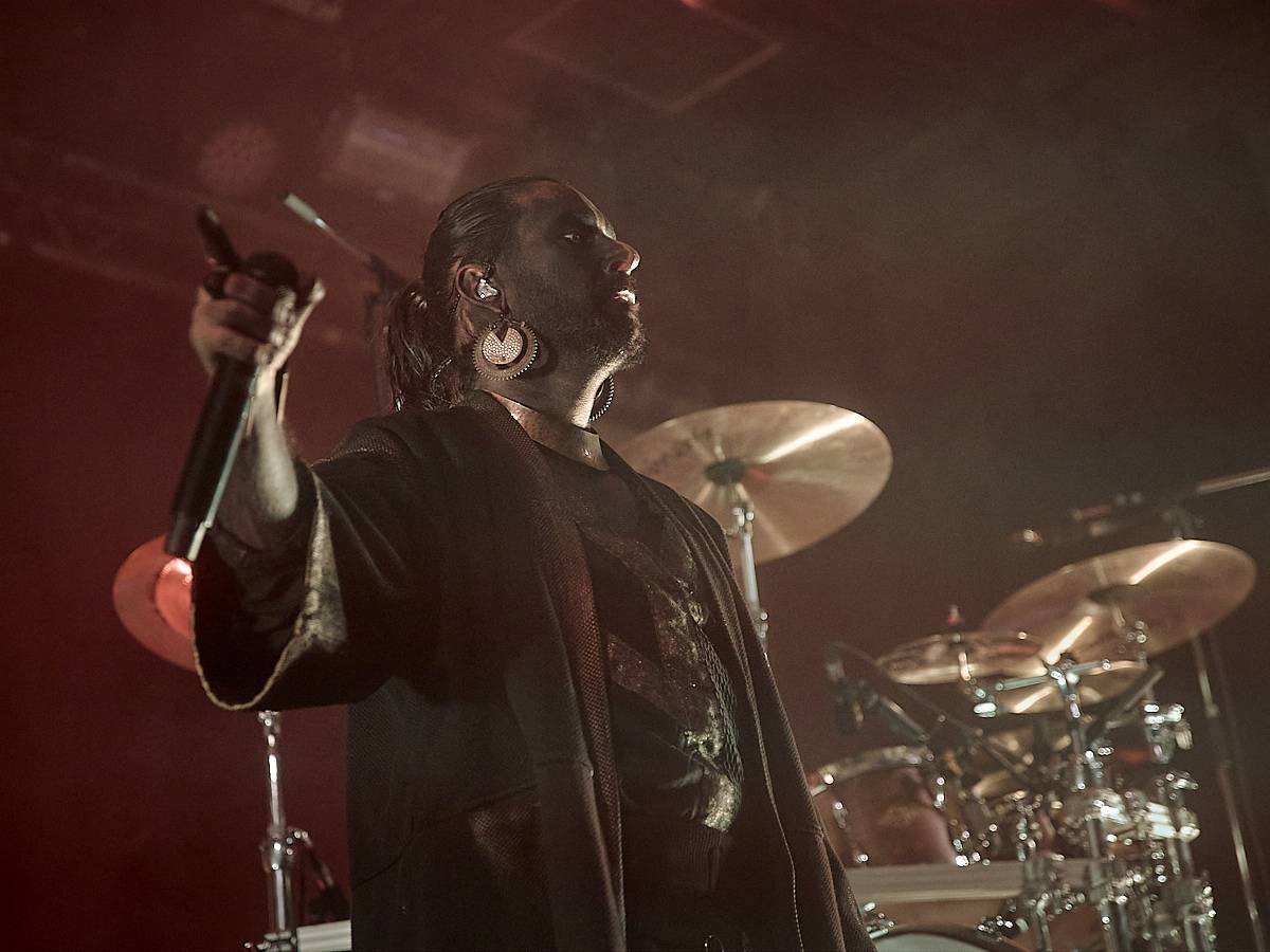 Opera? Balkán? Grindcorové blastbeaty? Igorrr v Roxy v Praze bořil hranice žánrů