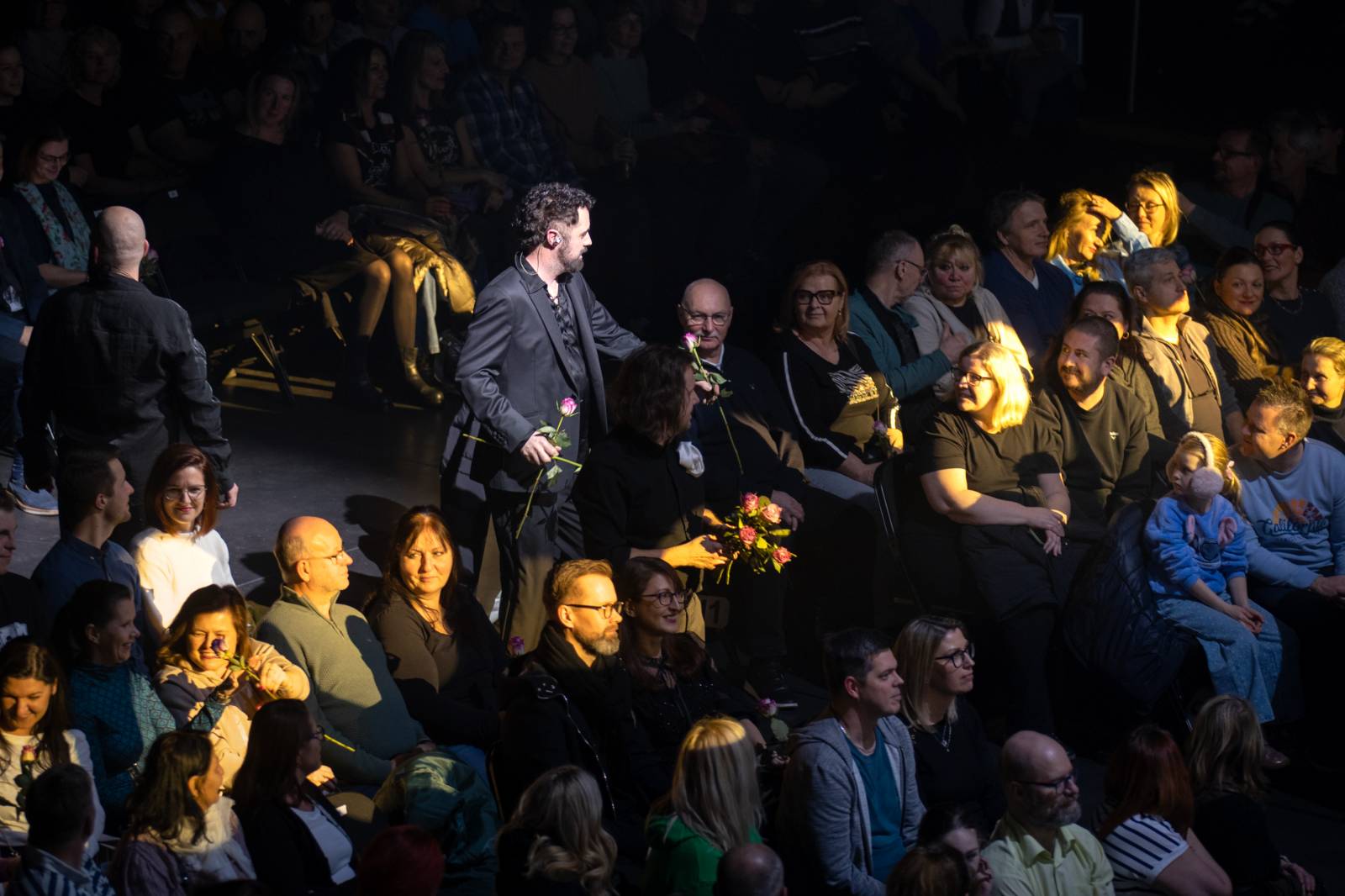 O5 a Radeček strávili Valentýn s fanoušky v O2 universu, došlo i na žádosti o ruku