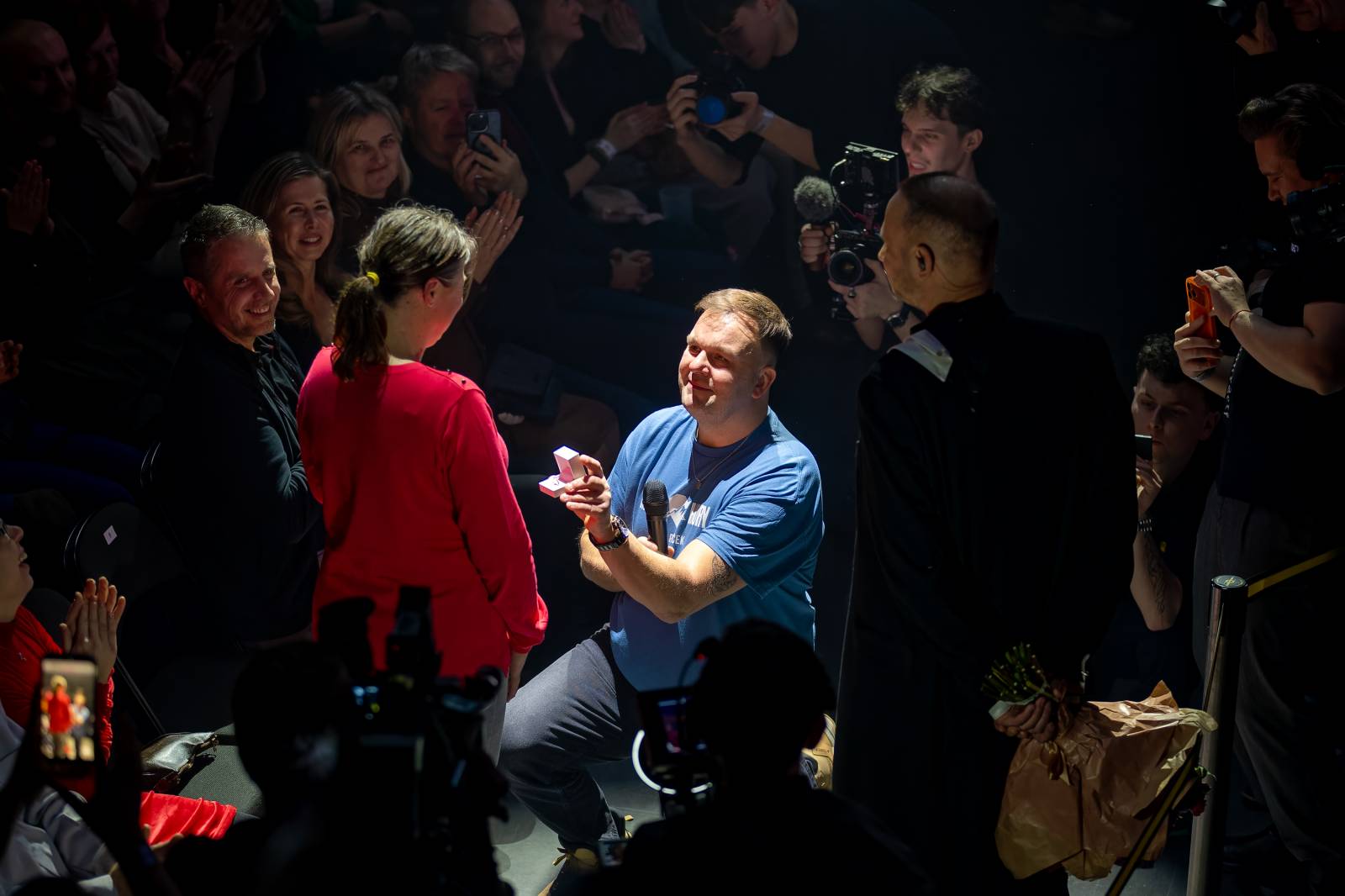 O5 a Radeček strávili Valentýn s fanoušky v O2 universu, došlo i na žádosti o ruku