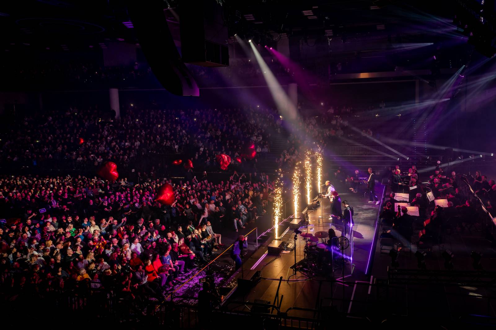 O5 a Radeček strávili Valentýn s fanoušky v O2 universu, došlo i na žádosti o ruku
