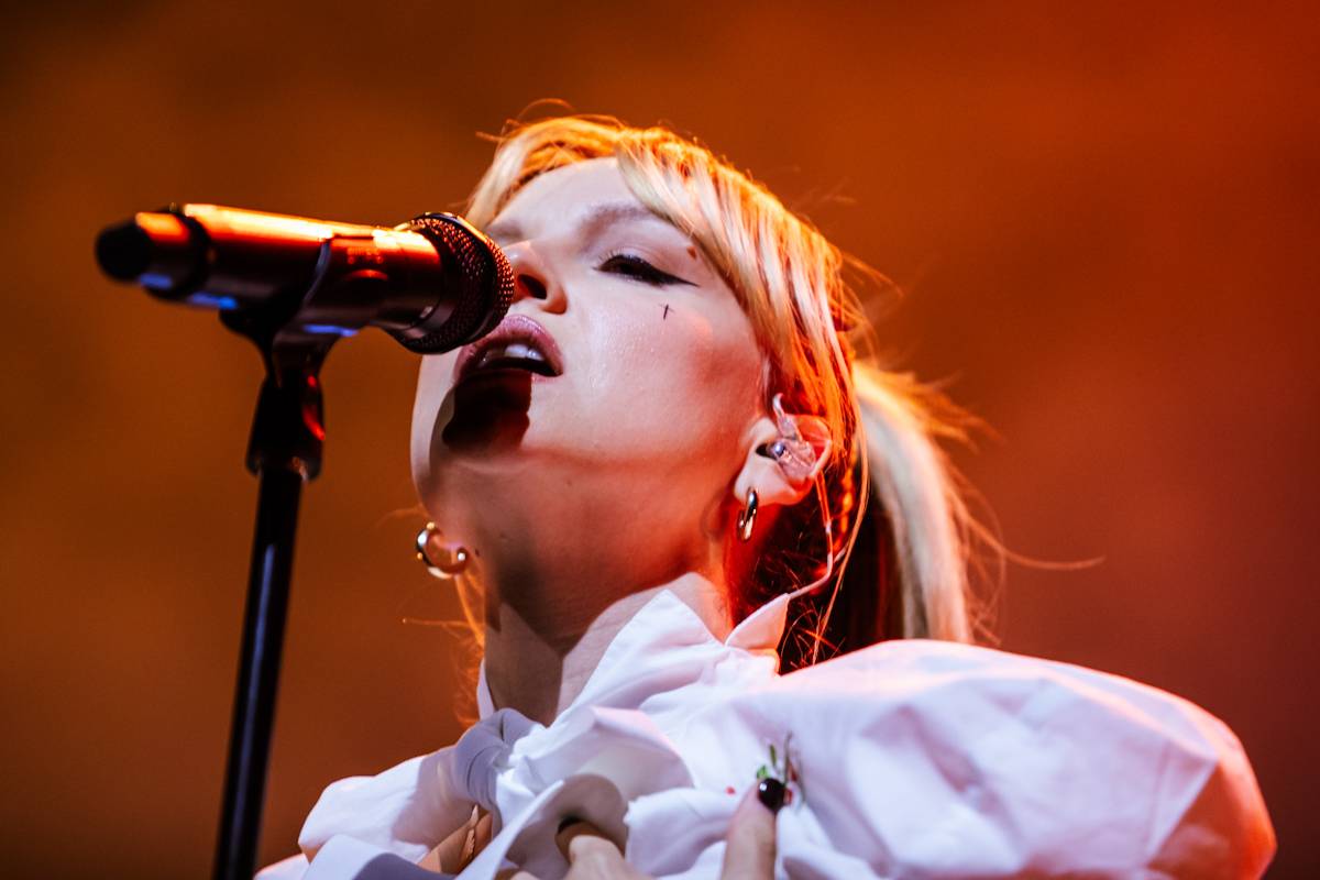 Hostina pro všechny. The Last Dinner Party přivezli do Prahy velkou porci energie