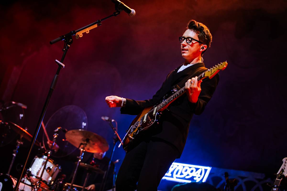 Hostina pro všechny. The Last Dinner Party přivezli do Prahy velkou porci energie