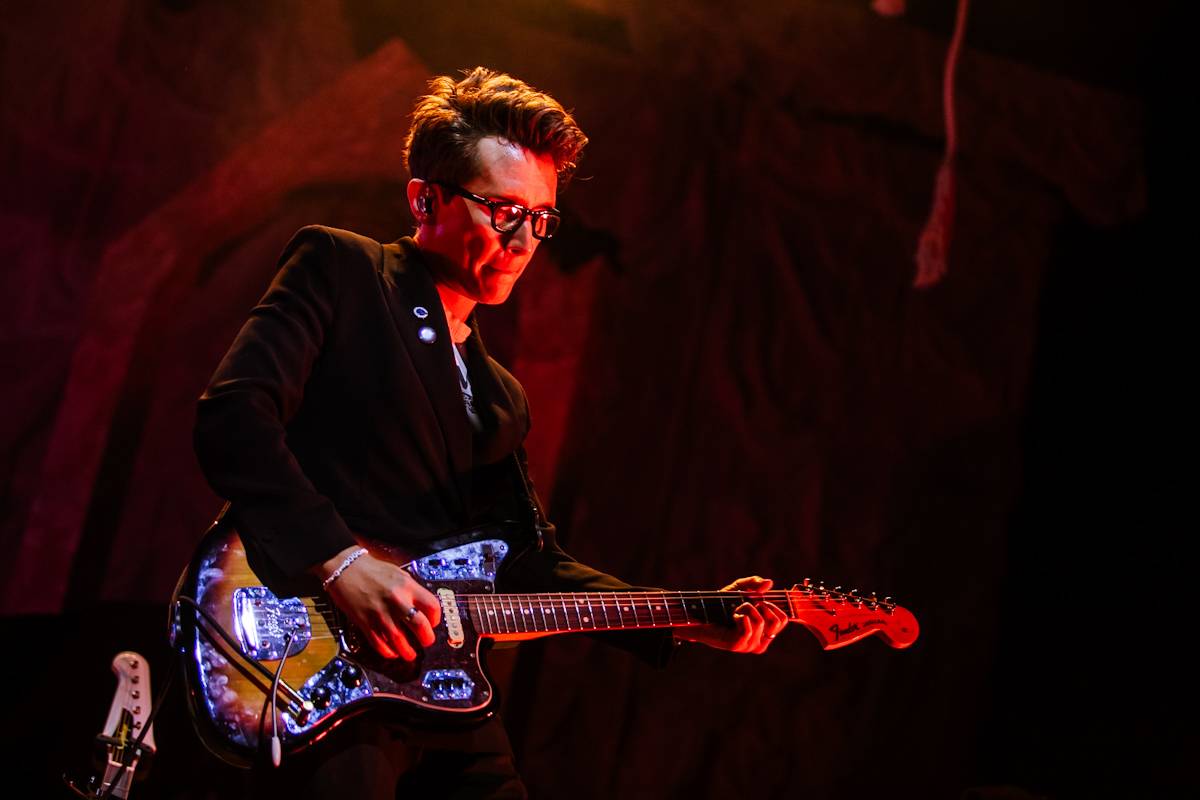 Hostina pro všechny. The Last Dinner Party přivezli do Prahy velkou porci energie