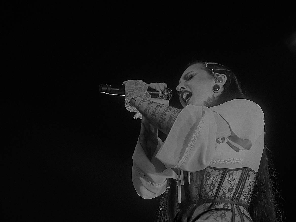 Jinjer předávali ve vyprodaném Roxy metalovou radost, večer otevřeli Textures a Unprocessed